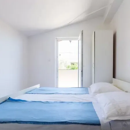 Апартаменты Modernes Mit Terrasse By Interhome *