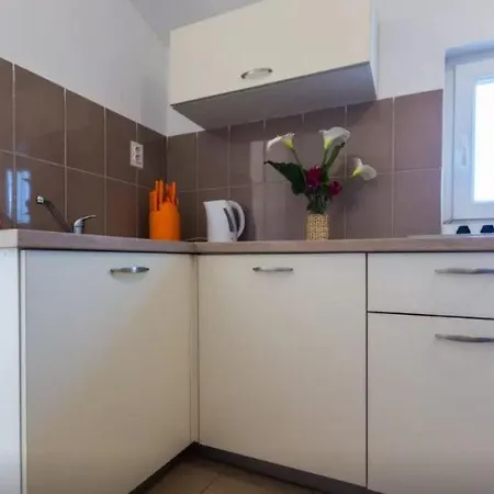Modernes Mit Terrasse By Interhome Апартаменты *