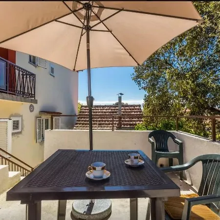 Modernes Mit Terrasse By Interhome *